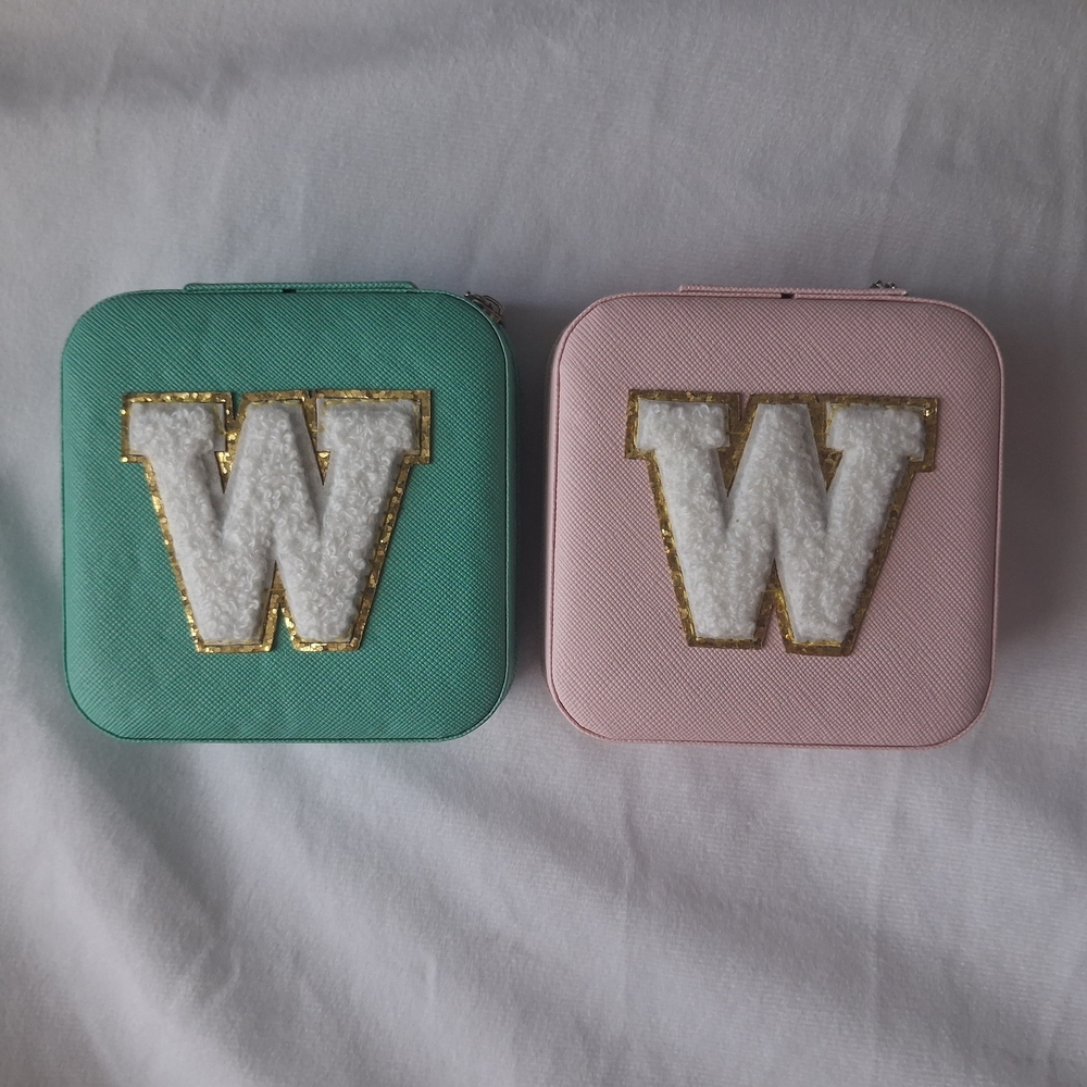 Green and Pink Initial W Travel Jewelry Cases W/ Zipper